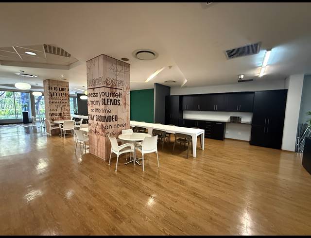 1,230M² OFFICE TO LET IN PARKTOWN